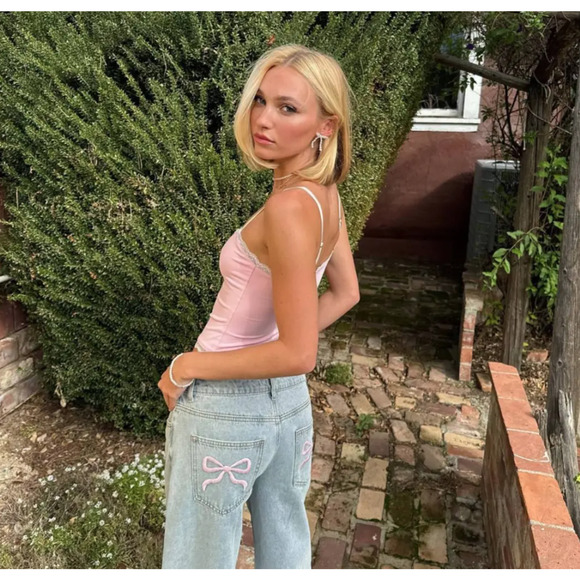 Chicgenes Bow Pocket Relaxed Jeans  Medium - Picture 2 of 5